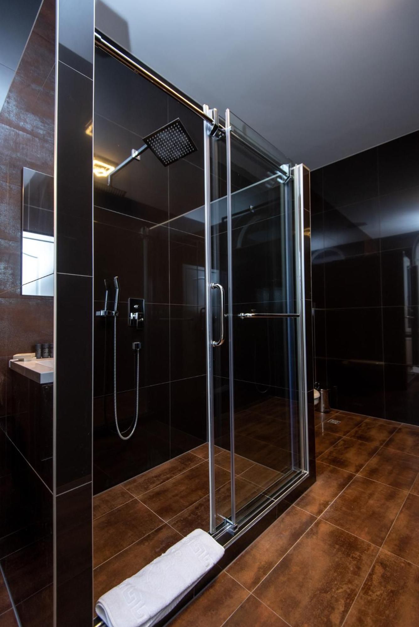 Main Street Suites Сараєво Екстер'єр фото